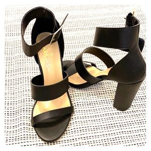 Black size 5.5 high chunky heel